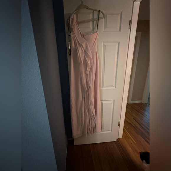 Beautiful Vera Wang dress: Never been worn, tags still on - Picture 5 of 6